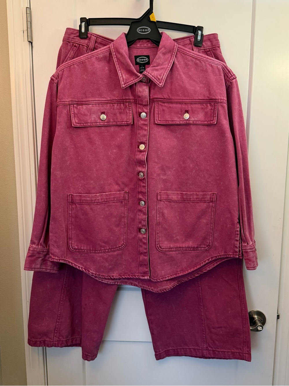 Scoop women’s Wash Pink denim shacket and pants set in large size NWT
